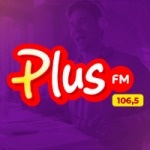 Plus FM Santa Quitéria Logo