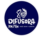 Difusora Mais FM 104.7 Logo